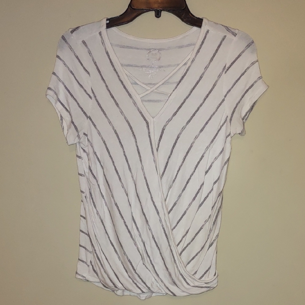 Maurice's 24/7 Striped White and Gray Women's Top